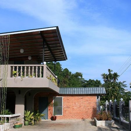 Morning Glory Guest House 古晋 外观 照片